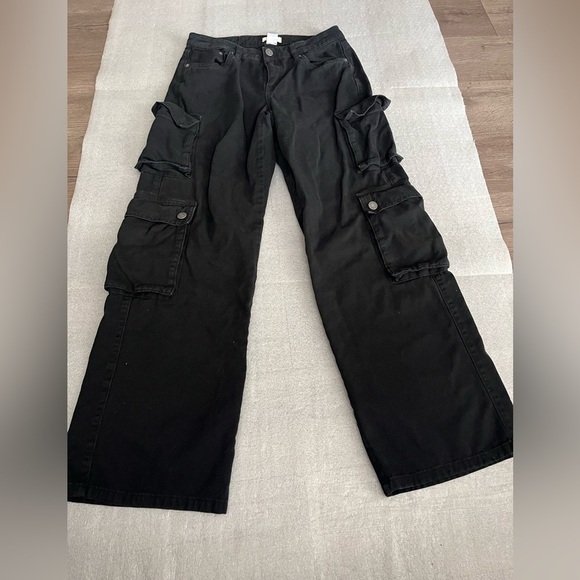 [05/S/Ins30”]Garage Black Wide Leg Low Rise Cargo Jeans - Picture 3 of 10